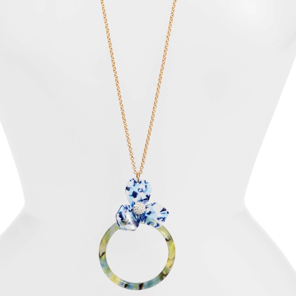 NWT Lele sadoughi Trillium Circle Pendant Necklace